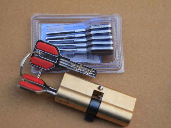 和龙24小时上门开锁公司